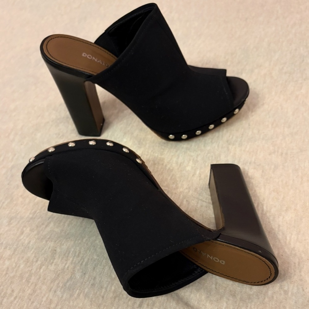 Donald J. Pliner Black Studded Platform Mules Size 6. Pre-owned like new.